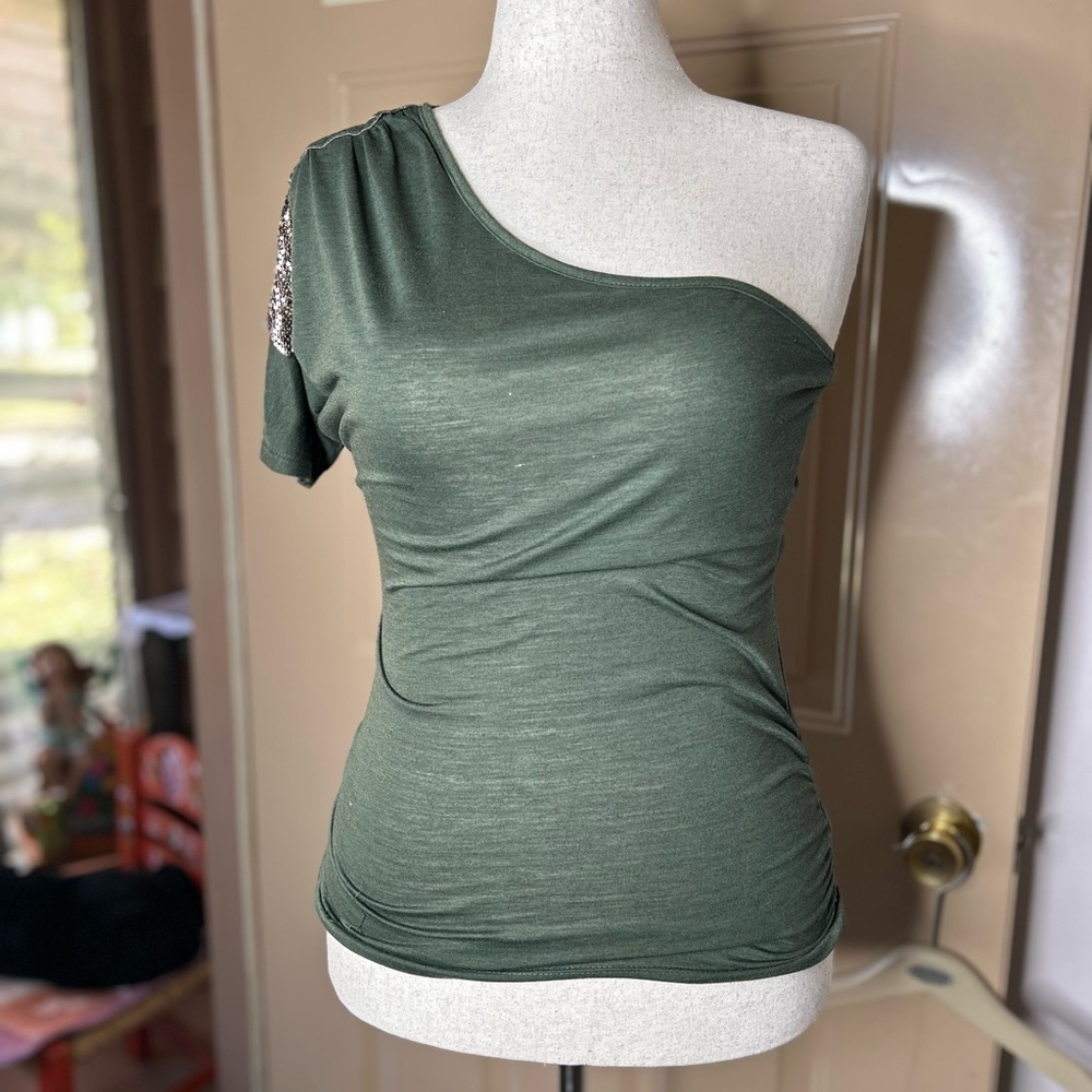 Elegant One-Shoulder Green Blouse